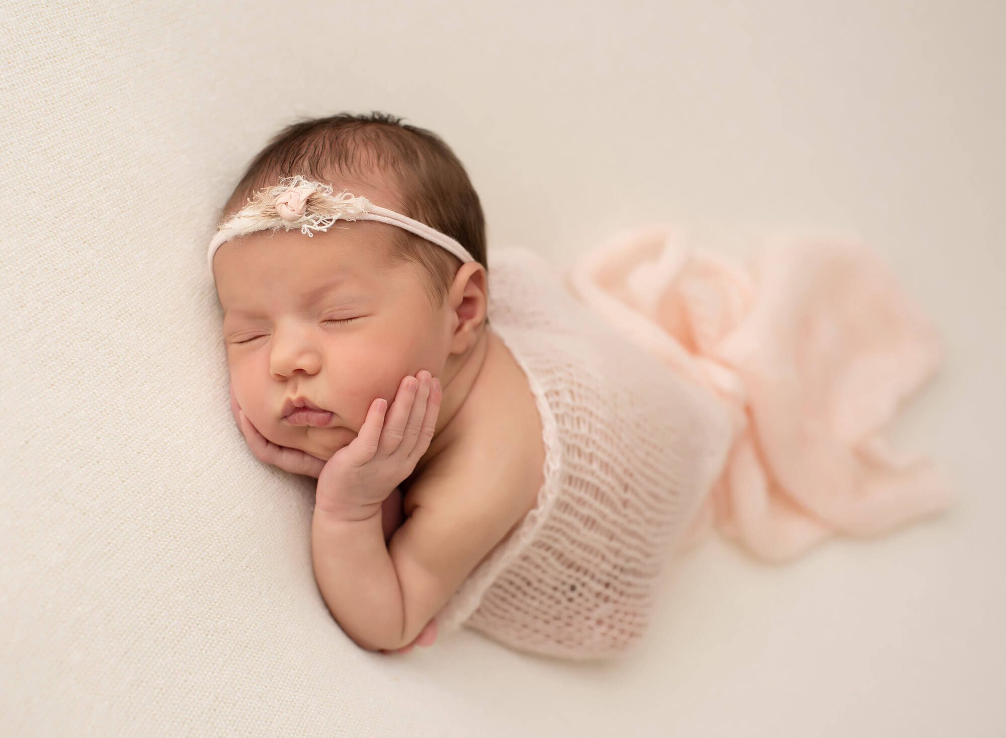 Newborn photography by CT newborn photographer Melissa Hartigan
