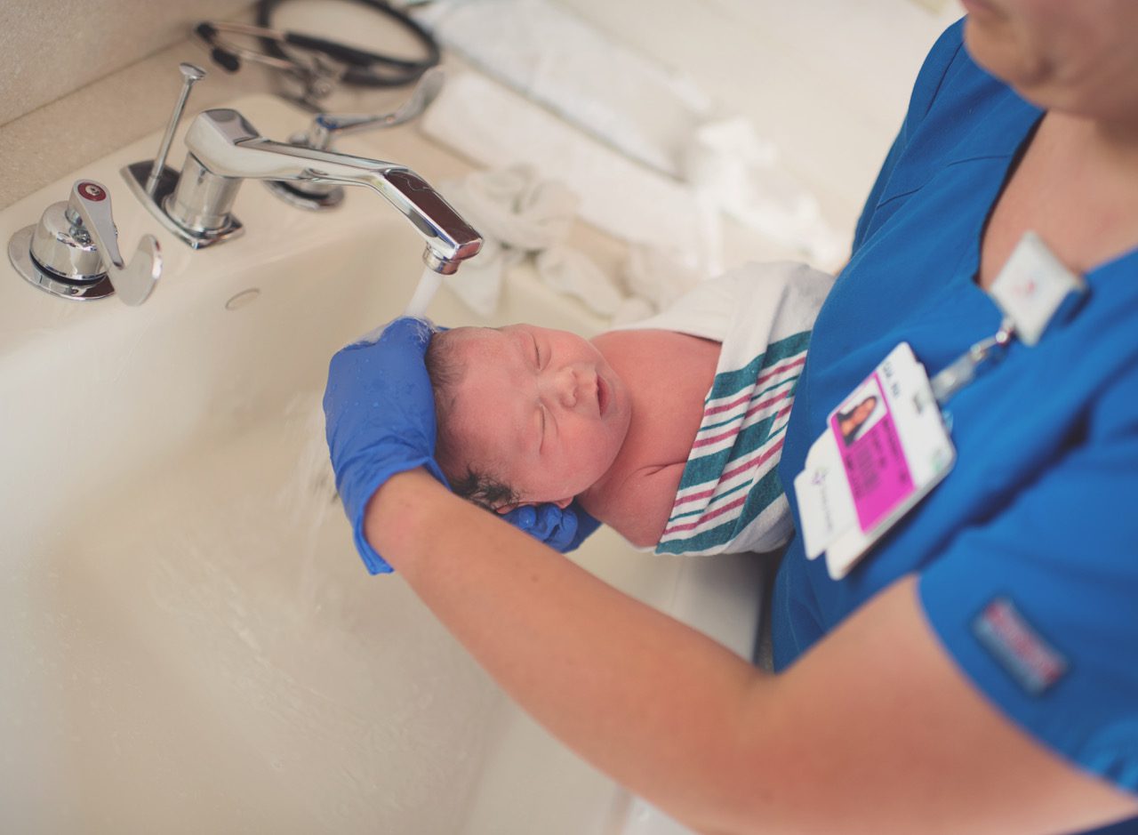 Fresh 48 Hospital Newborn Session - Baby's first bath