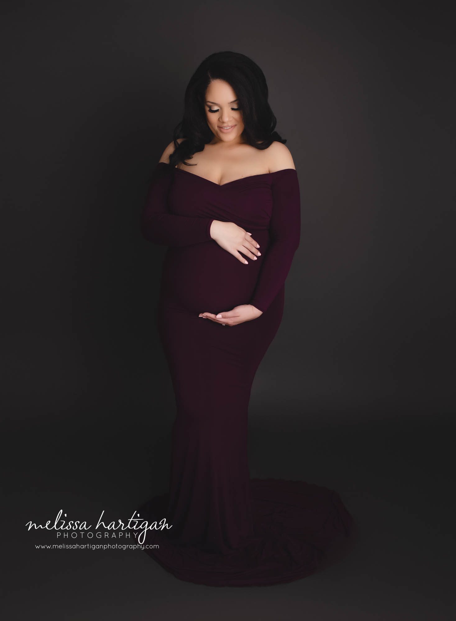 mom holding baby bump CT maternity Photography