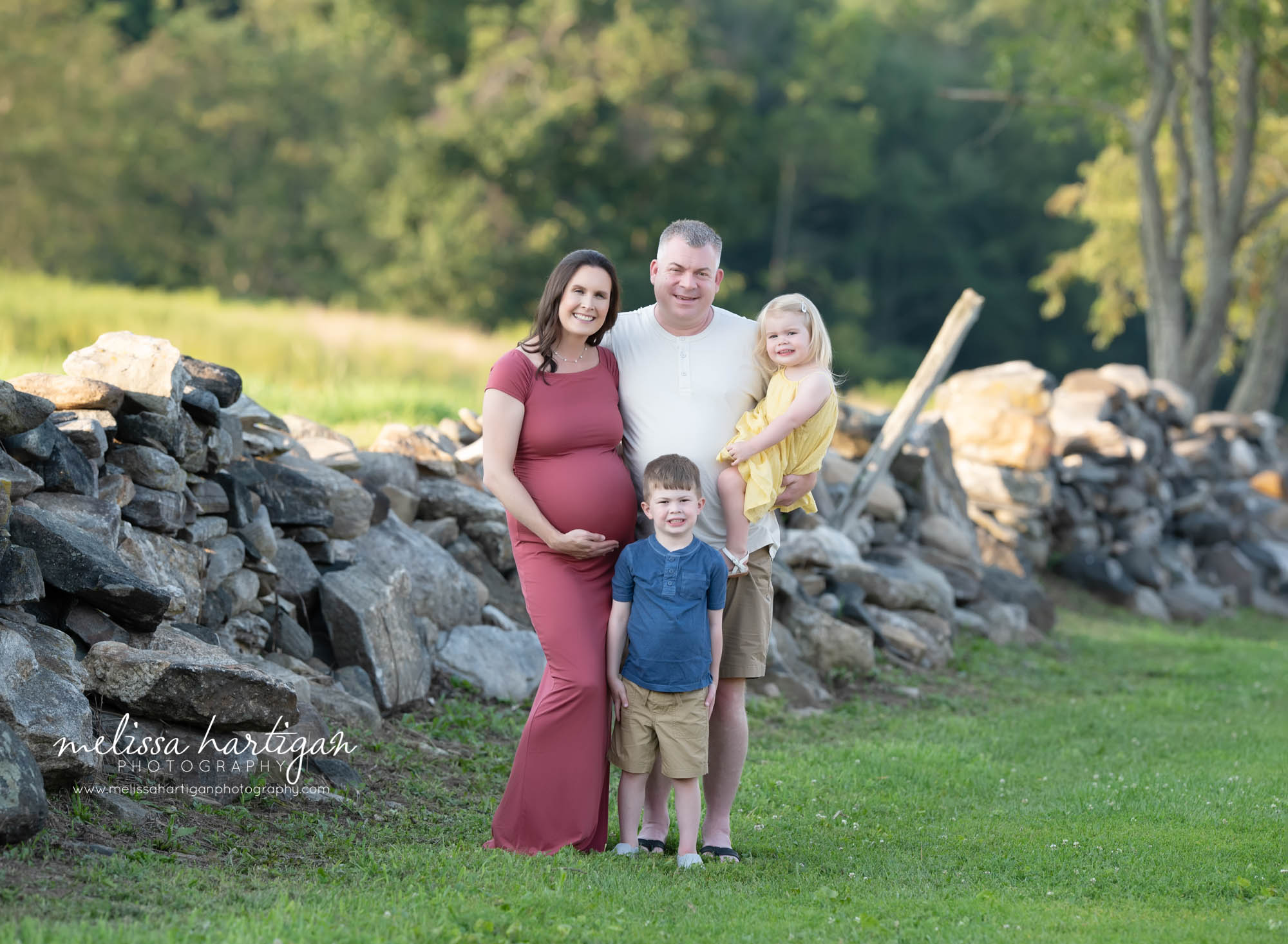 mom dad big brother big sister family maternity picture amston ct materntiy photographer